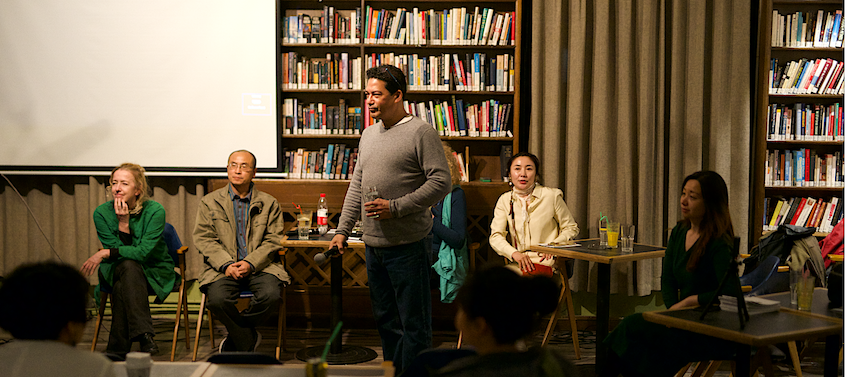 David Cantalupo of Beijing Bookworm manages the Q&A for the event
